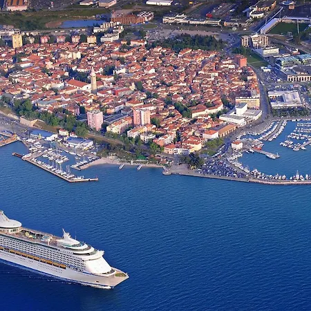 With Bathroom Date *