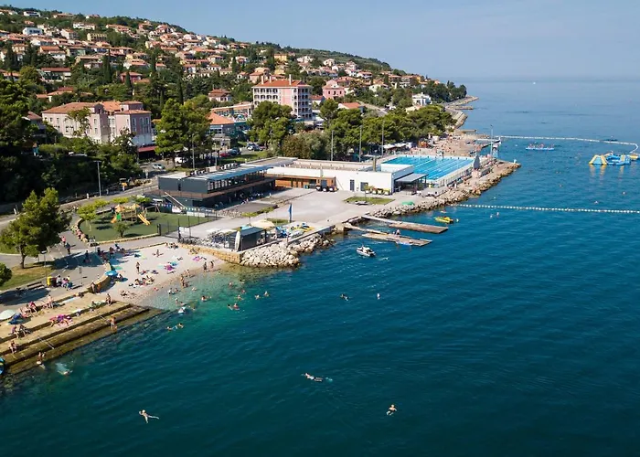 With Bathroom Date *